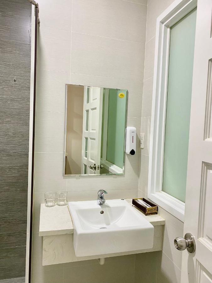Hotel Greenriver Хошимин Экстерьер фото